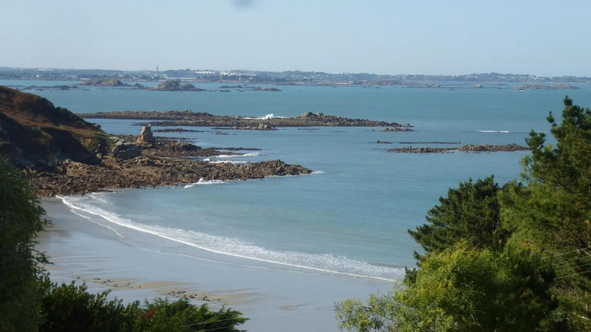Beautiful Family Holiday Home In Diben, Plougasnou