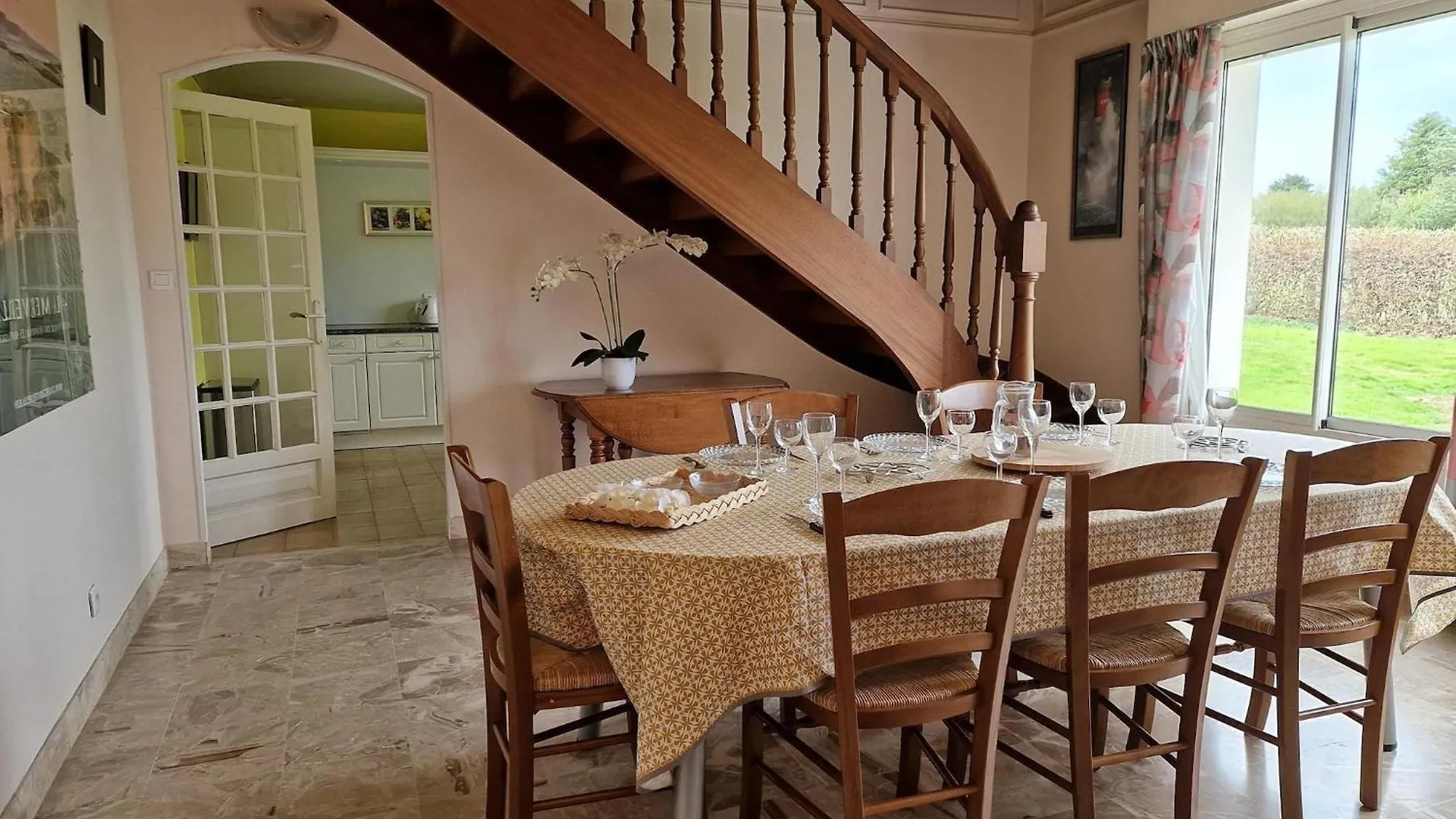 Beautiful Family Holiday Home In Diben, Plougasnou