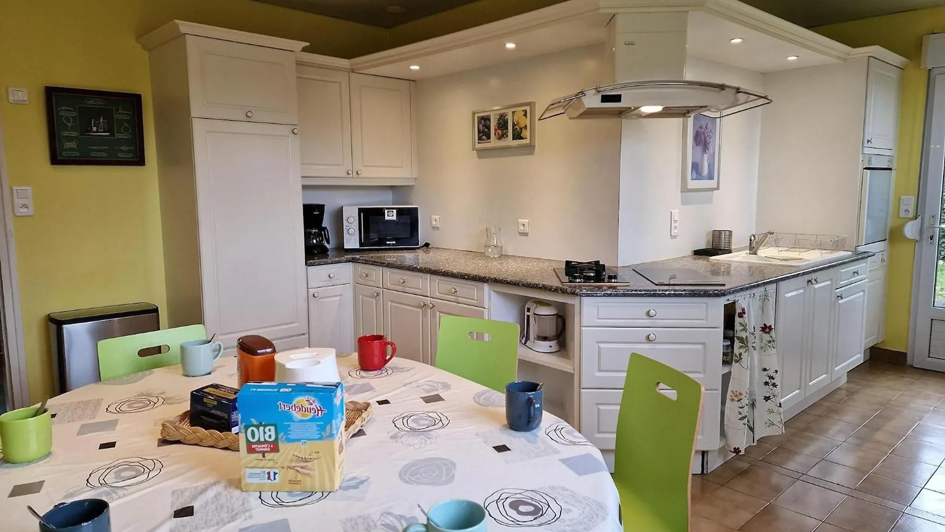 Beautiful Family Holiday Home In Diben, Plougasnou