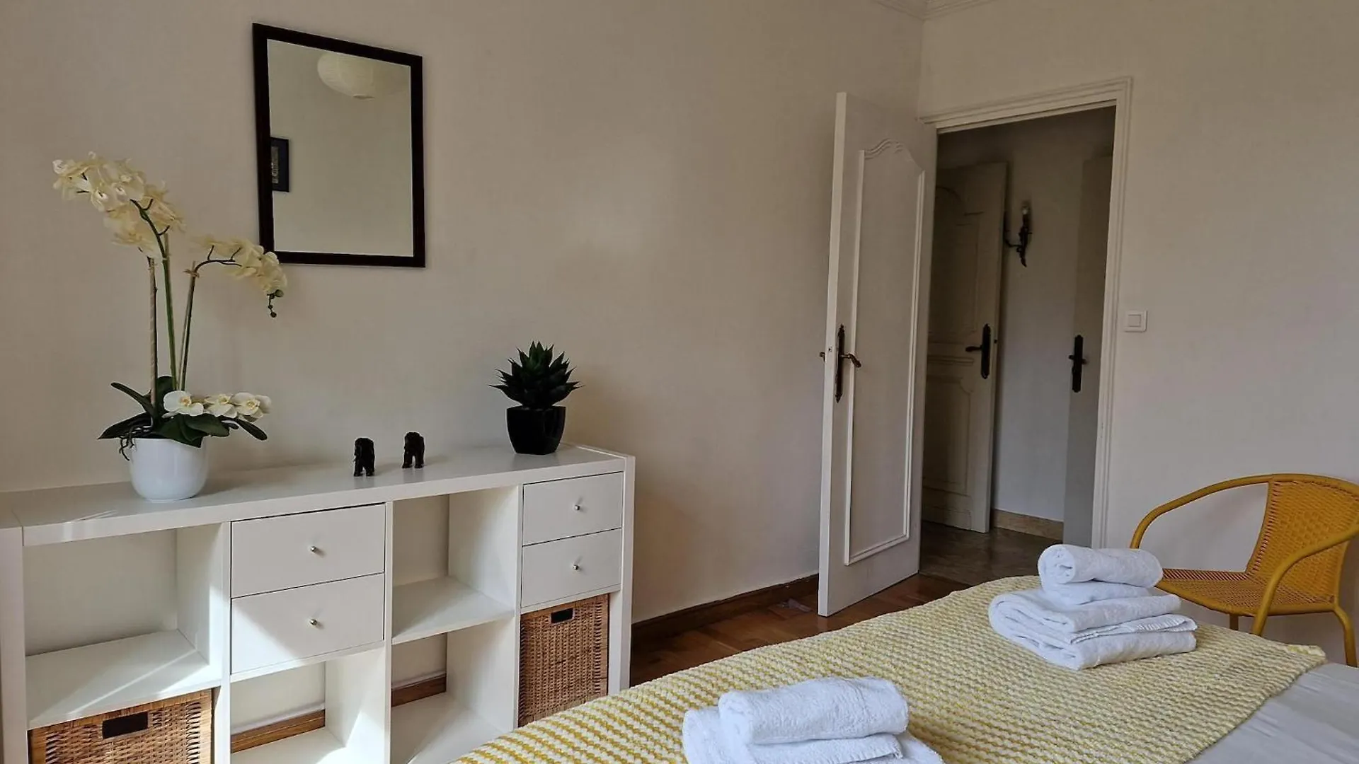 Beautiful Family Holiday Home In Diben, Plougasnou
