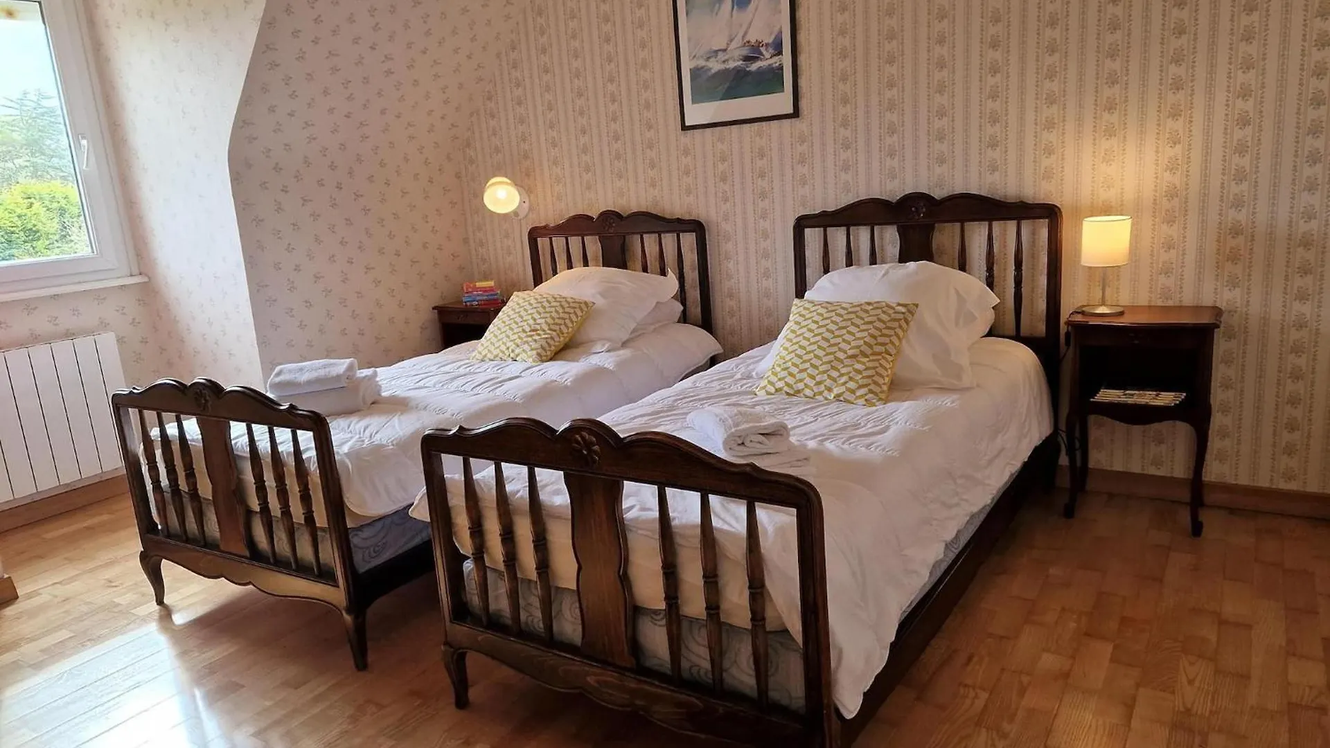 Beautiful Family Holiday Home In Diben, Plougasnou