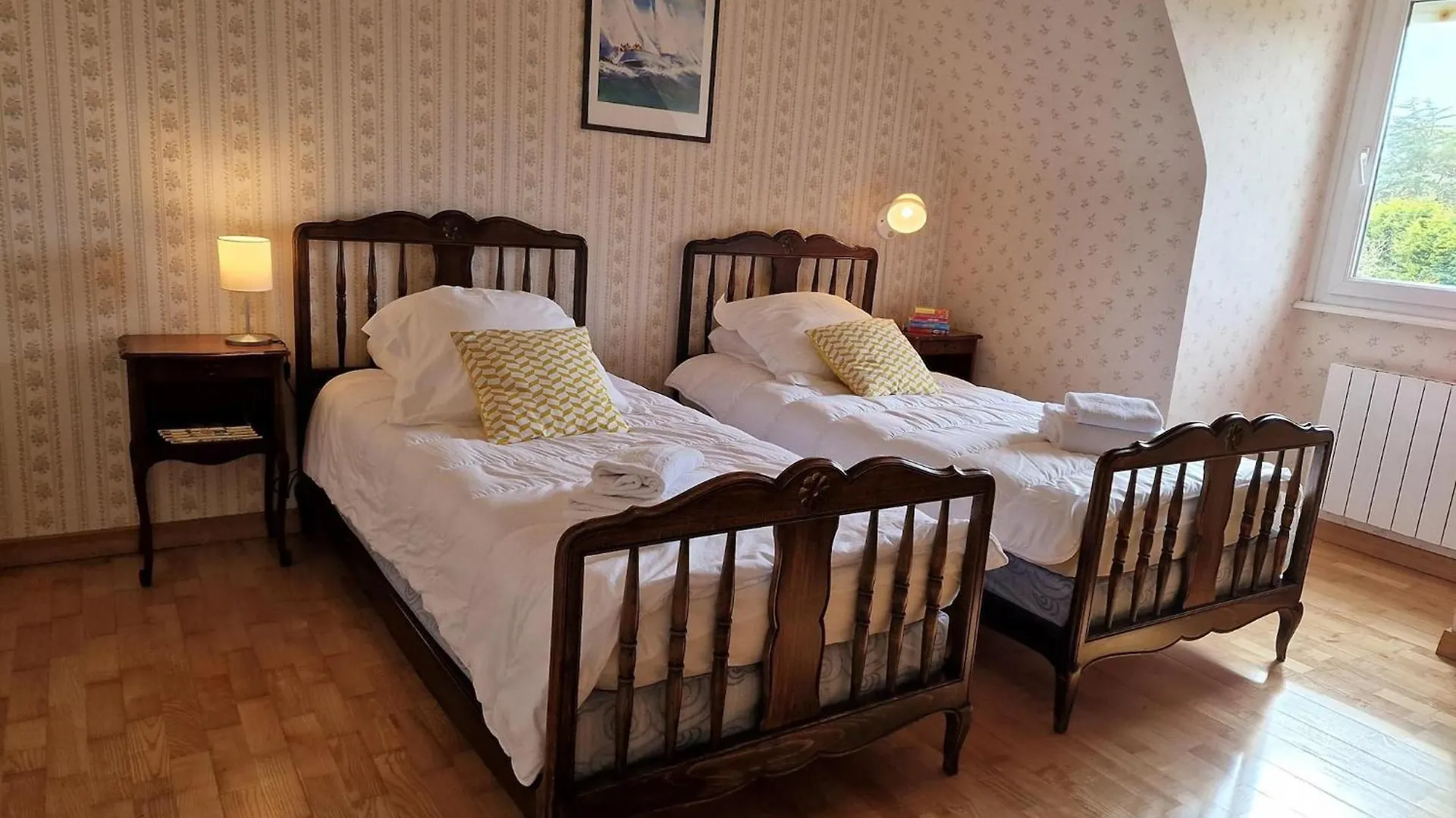 Beautiful Family Holiday Home In Diben, Plougasnou 0*,